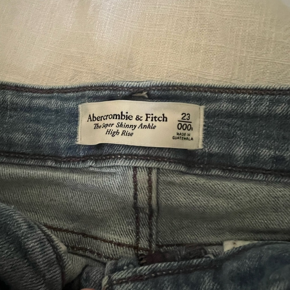 Abercrombie & Fitch Super Skinny Distressed Blue Jeans Size 000 23 NWT - Picture 4 of 6